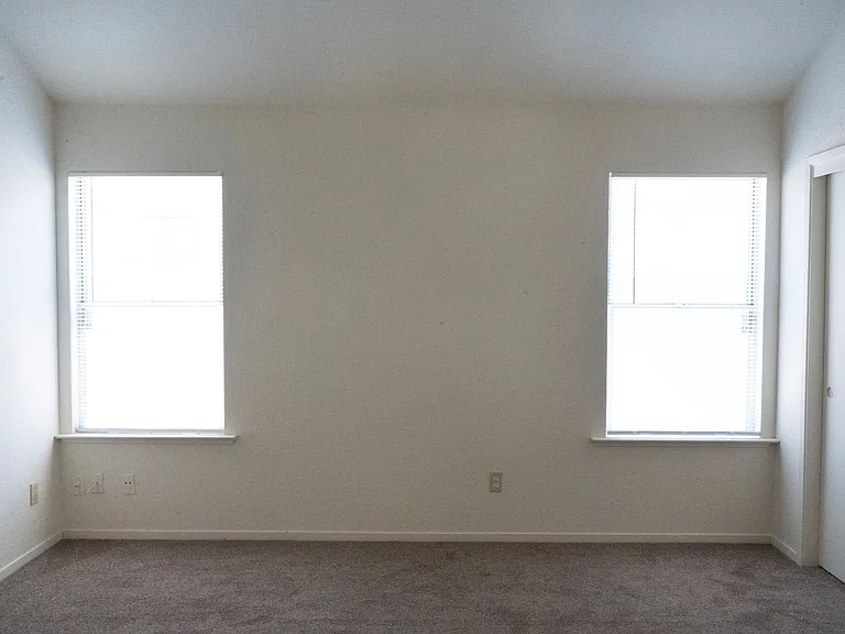 7010 N Thorne Ave — Photo 14
