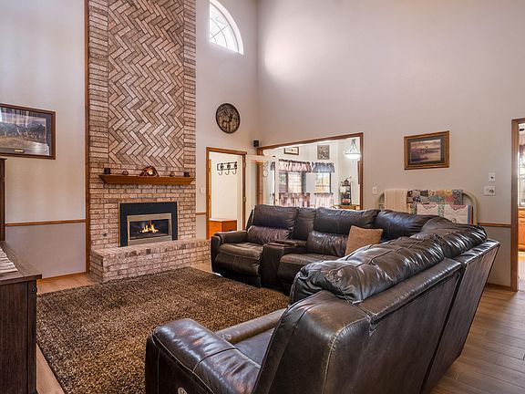 3rd image of 10505 Vista Del Sol Dr NW