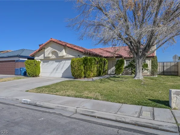 3894 Flickering Star Dr, Las Vegas, NV 89103