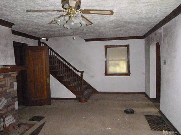 4th image of 22 Basswood Ave