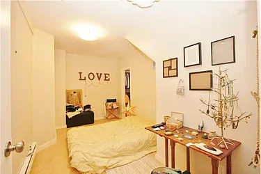 Rented by R New York