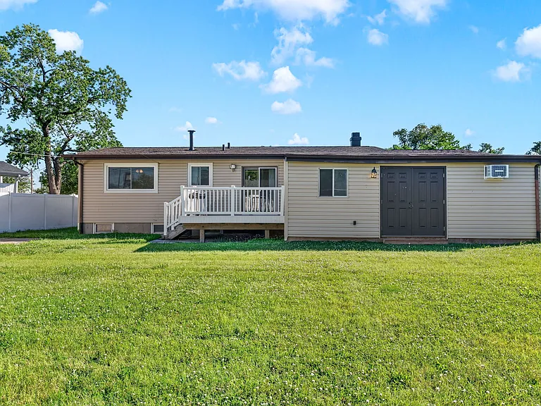 615 Loyola Dr — Photo 53