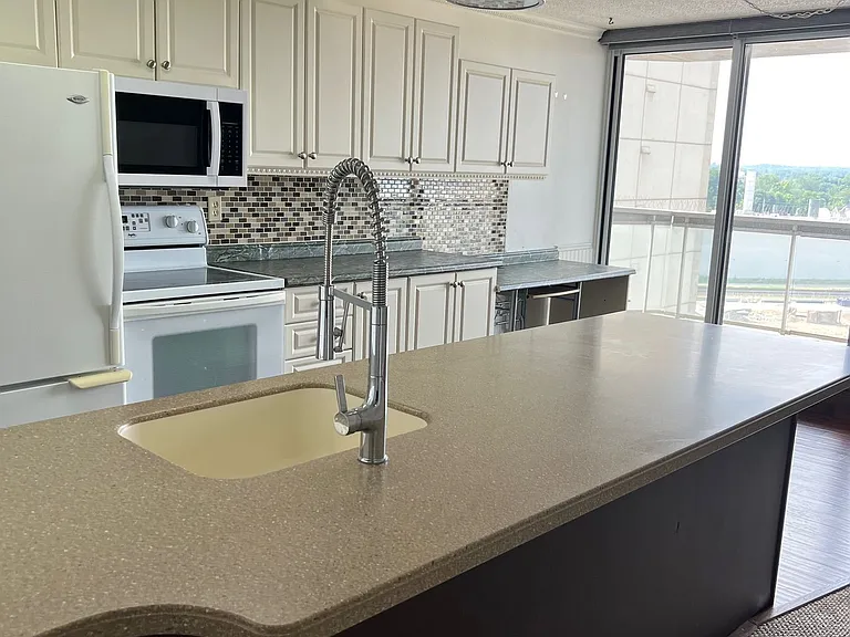 363 Colborne St #905 — Photo 7