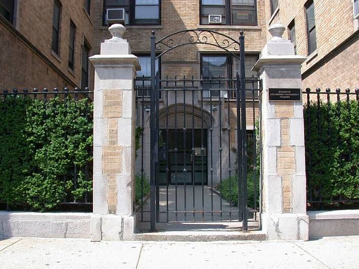 1st image of 610 W Belmont Ave APT 2W