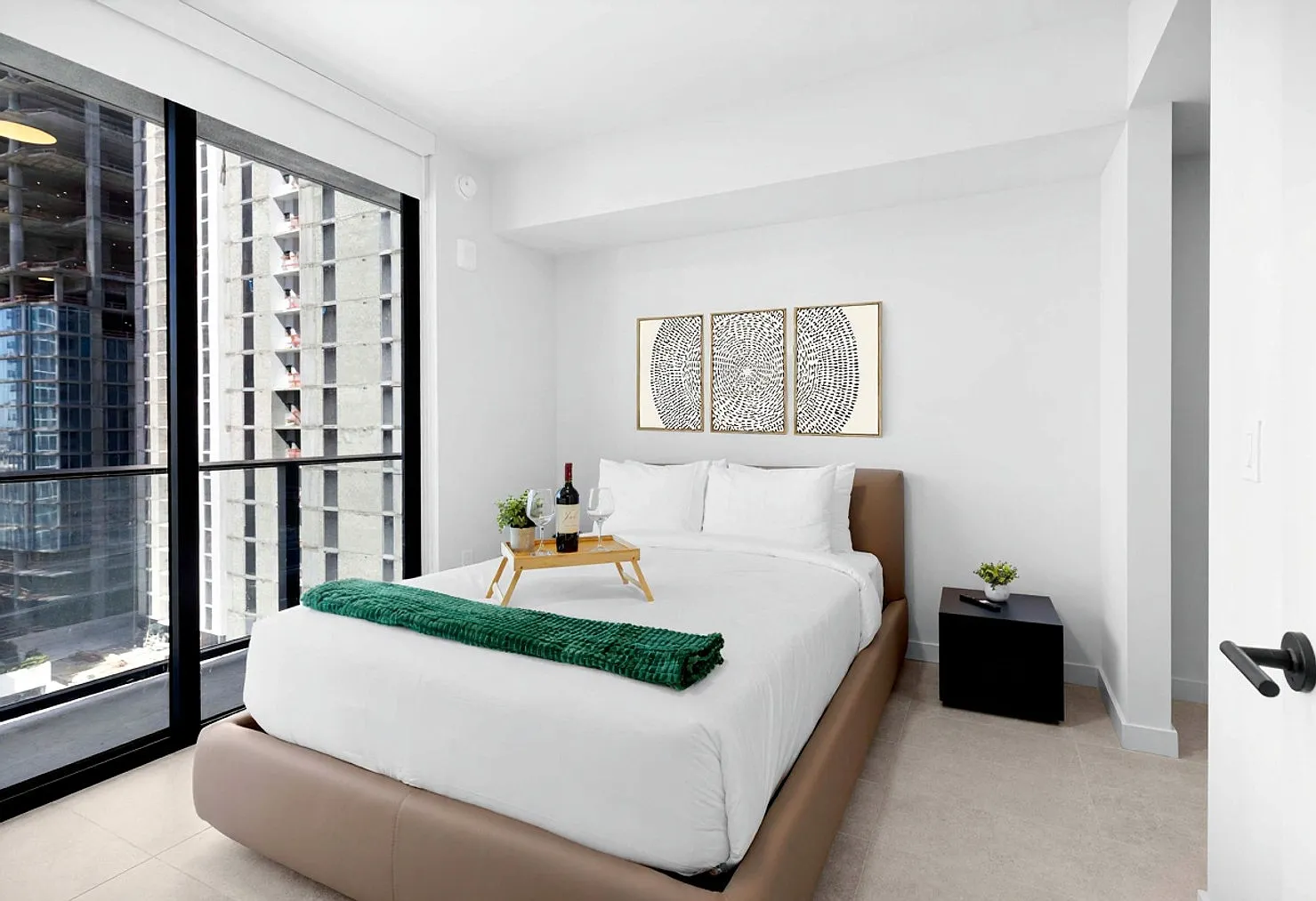 1 bed, 1.0 bath, 559 sqft, $4,145 — Photo 3
