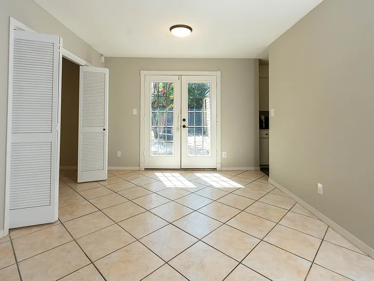 1905 Parker Ln #A — Photo 10