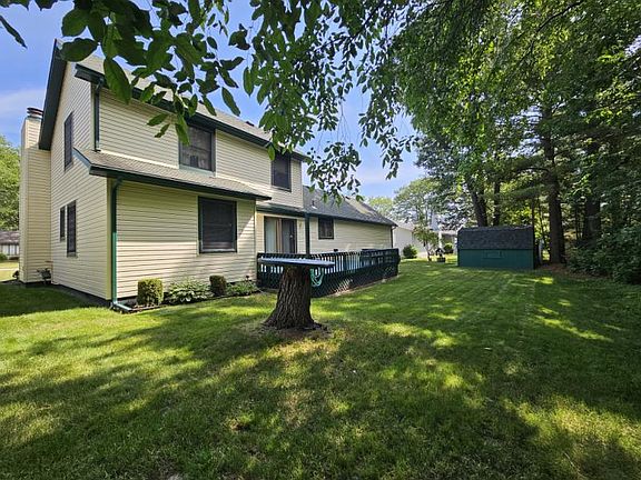 3rd image of 4836 Saint Clair Rd