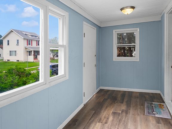 2nd image of 2113 Madison St