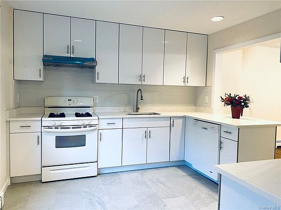 2nd image of 40A Harrison St