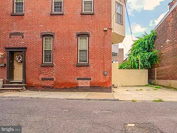 2nd image of 2534 W Girard Ave
