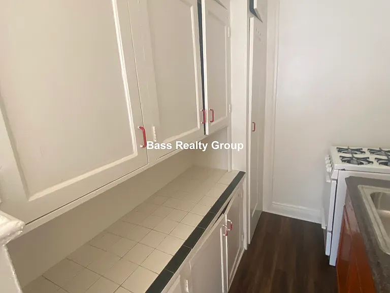 5114 S Blackstone Ave #B17 — Photo 11