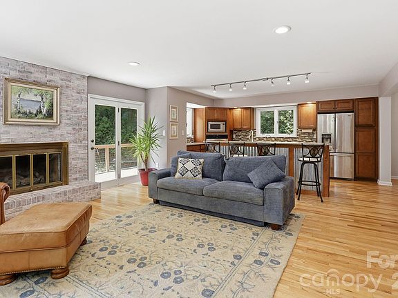 2nd image of 202 Riva Ridge Dr