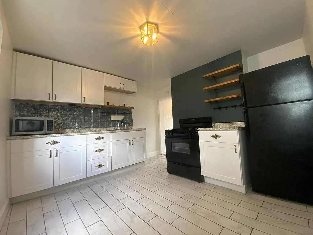 842 Phineas St APT 1 photo 1