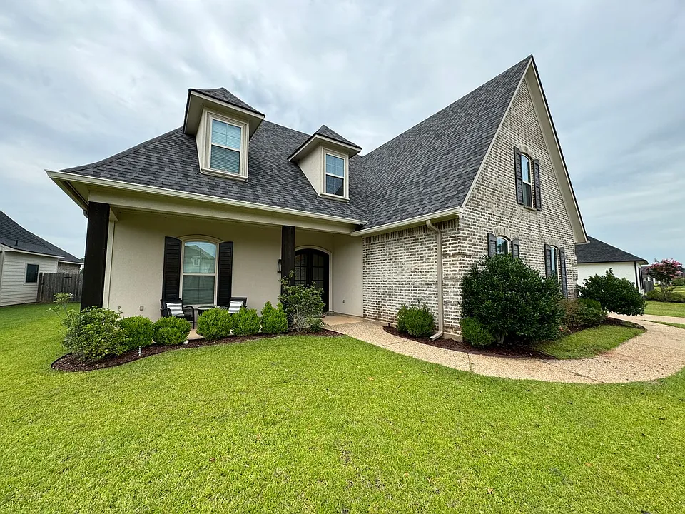 629 Dumaine Dr