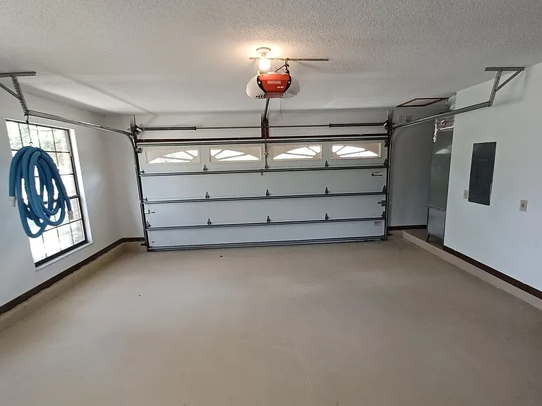 2295 Foxwood Dr — Photo 43