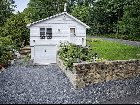 3rd image of 22 Hill Road