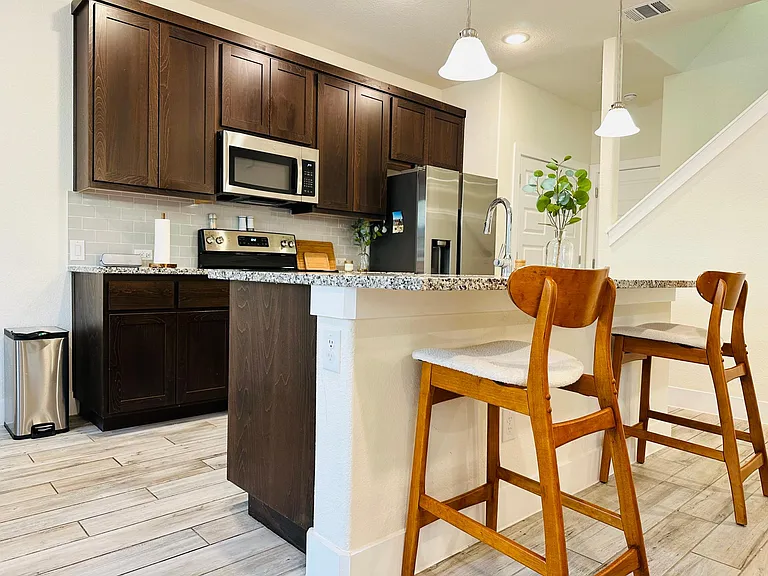623 Parkline Dr — Photo 6