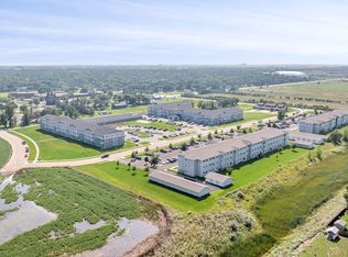 917 27th Ave NE APT 321, Aberdeen, SD 57401