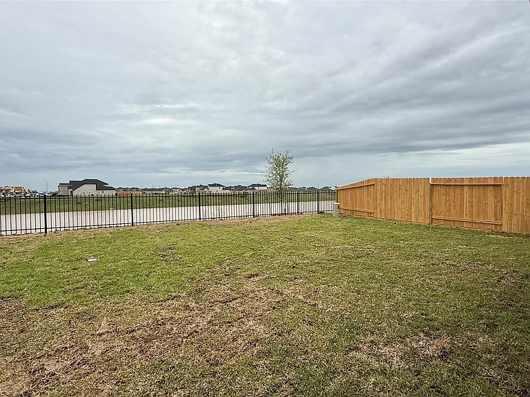 3934 Winterbourne Way — Photo 18