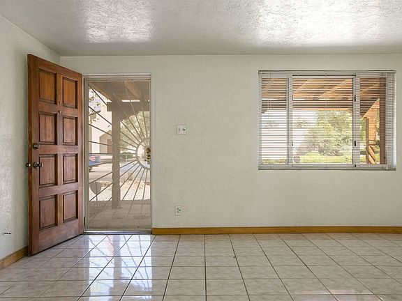 3rd image of 3325 San Pedro Dr NE