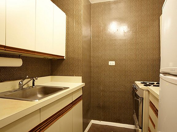 3rd image of 55 E End Ave APT 1G