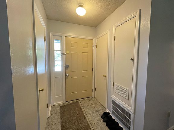 3rd image of 105 W Lynne Drive