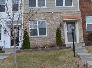 43913 Eastgate View Dr, Chantilly, VA 20152