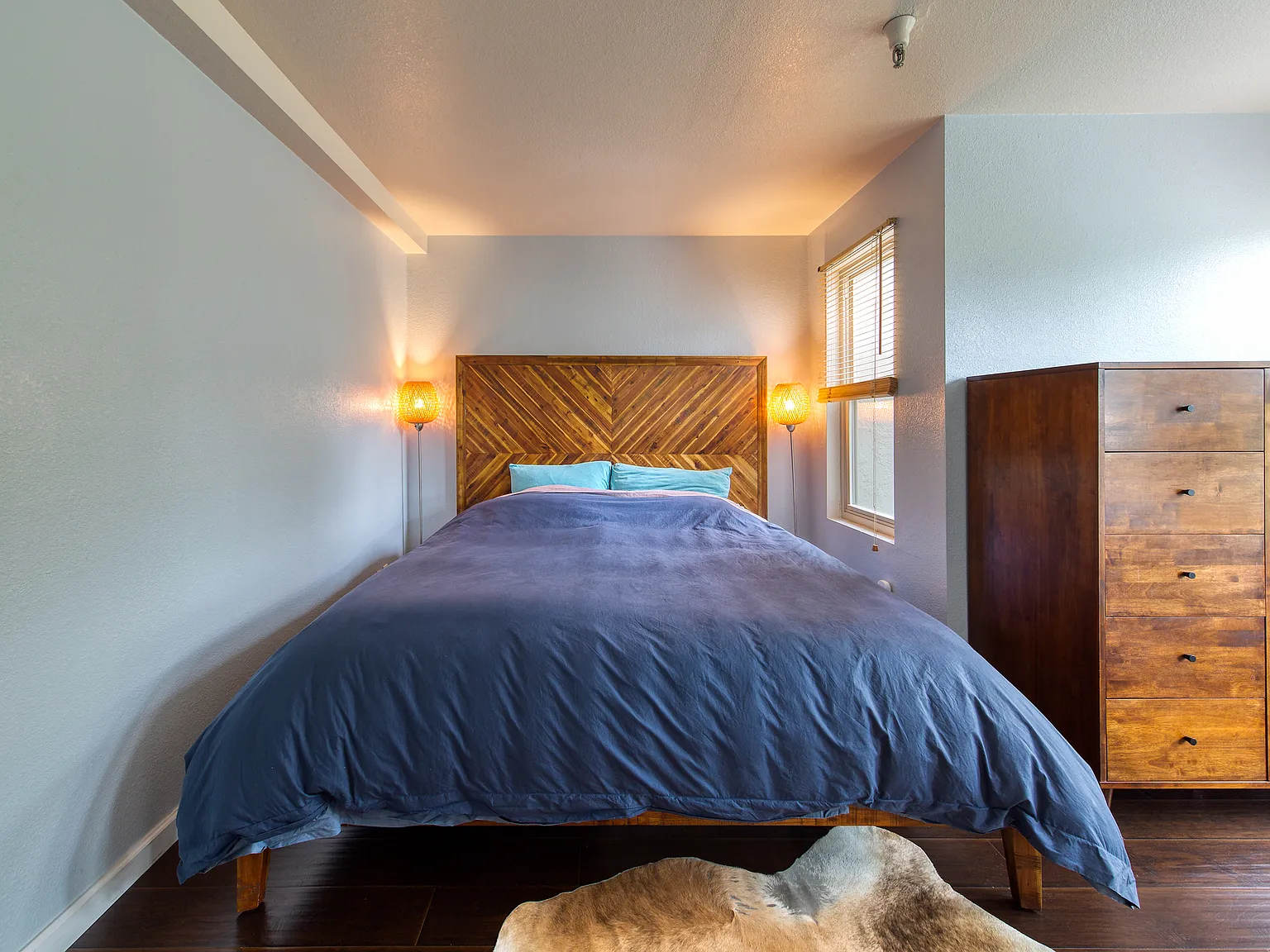 2 bed, 990 sqft, $4,250 — Photo 4