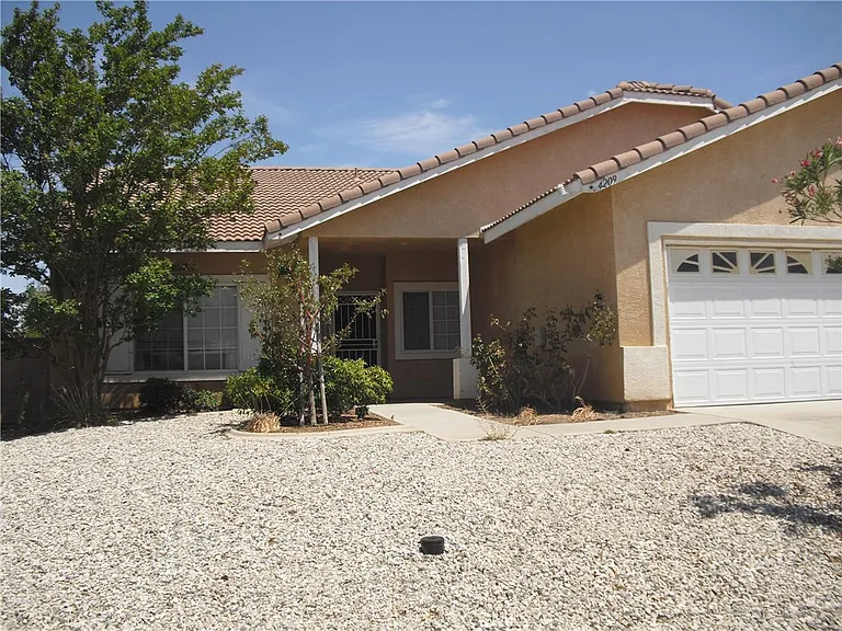 4209 W Grandview Dr — Photo 2