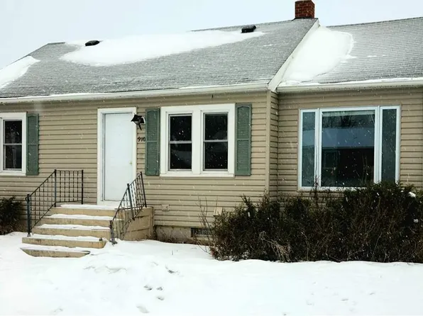 910 11th St, International Falls, MN 56649
