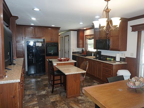 4th image of 48561 Enke Ln