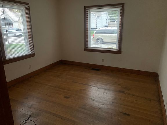 2nd image of 704 Fairview Ave