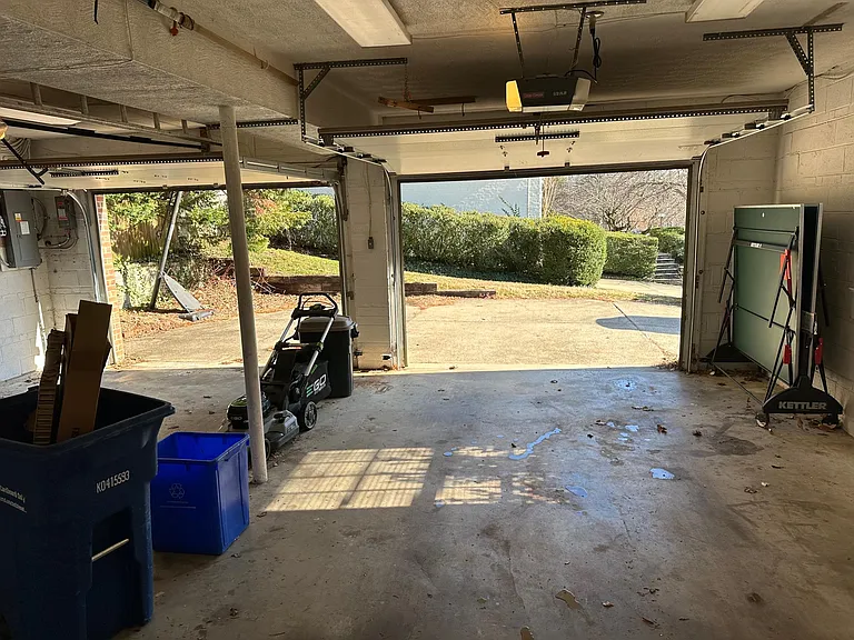Large 2-Car Garage