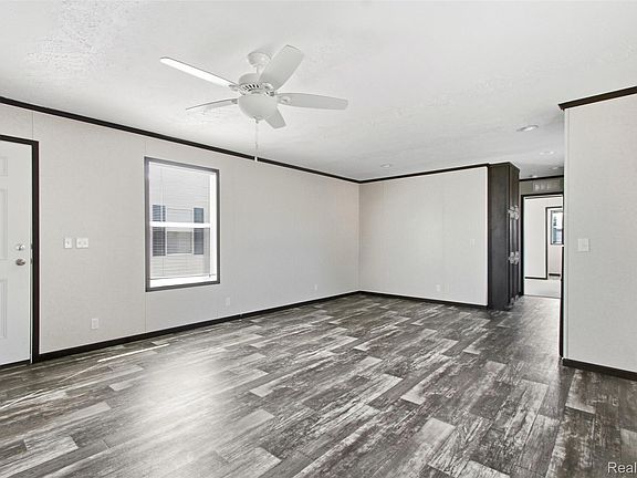 2nd image of 2099 Ida Dr