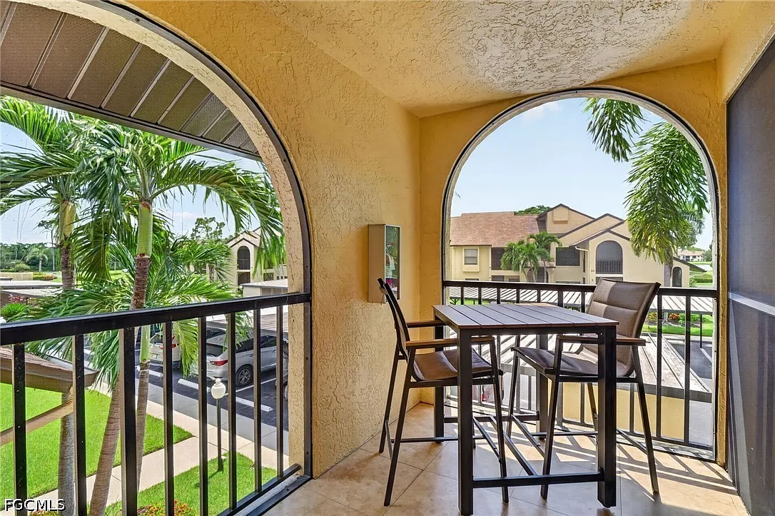 3 bed, 2.0 bath, 1346 sqft, $3,500 — Photo 2