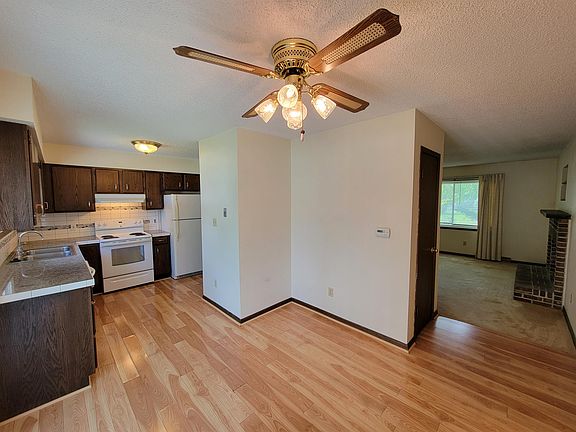 2nd image of 510 Barnett Dr #1