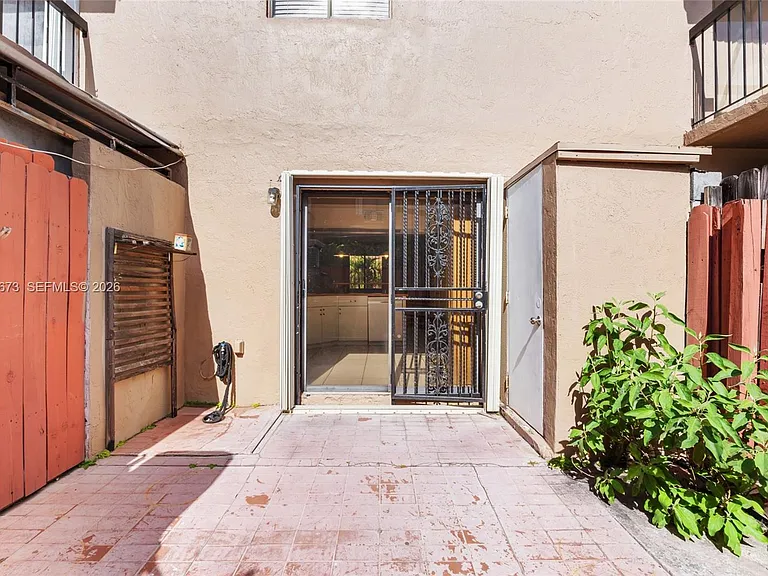 1911 SW 107th Ave #1009 — Photo 39