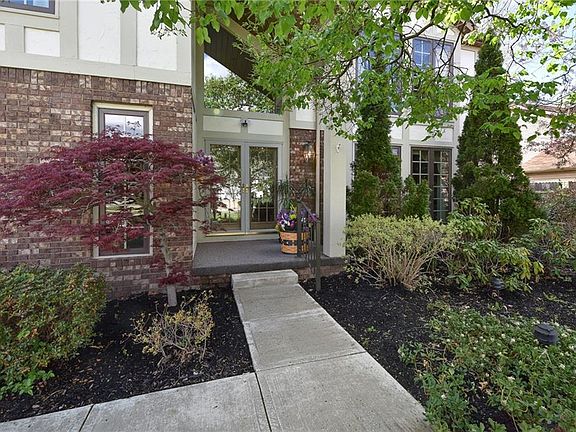 3rd image of 1654 Settlers Reserve Way