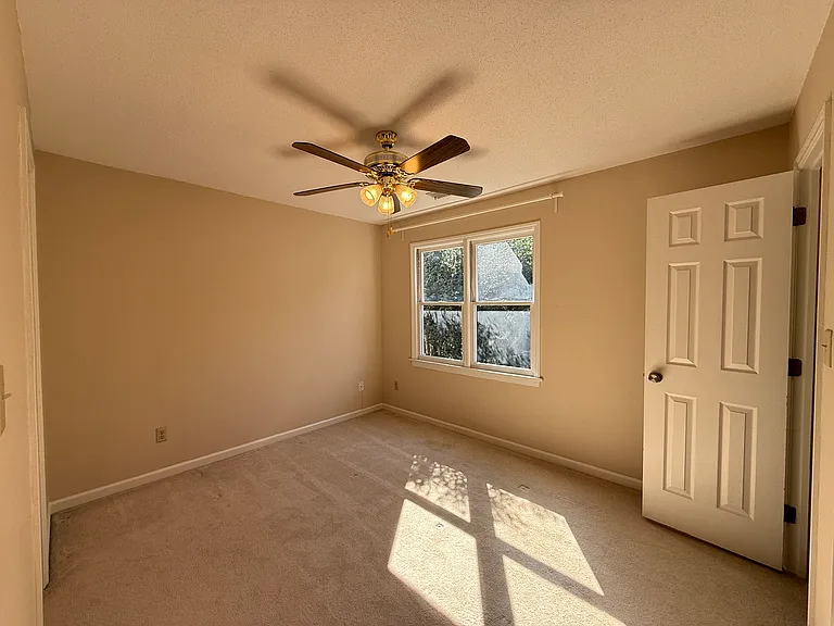 1456 Barton Place Dr — Photo 16