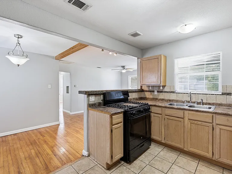 3207 Casino Dr — Photo 5