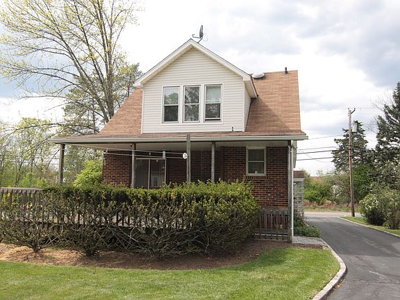 4th image of 190 Beaufort Ave