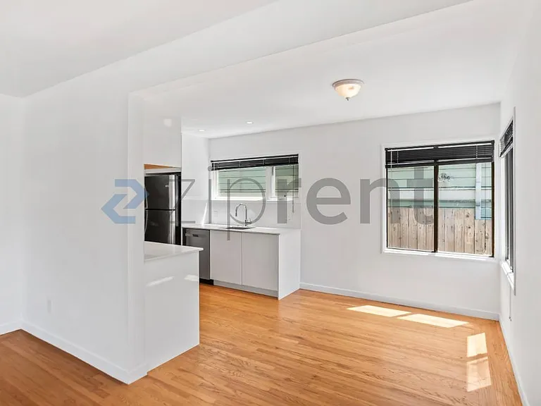 905 61st St #905 — Photo 9