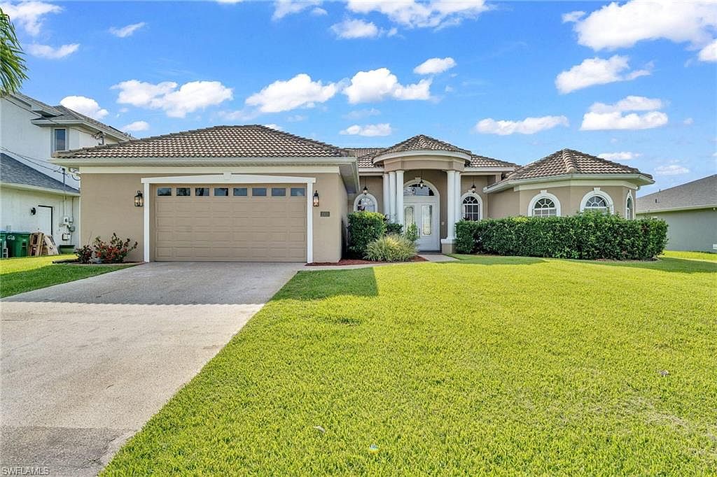 2313 SE 20th PL, Cape Coral, FL 33990 | Zillow