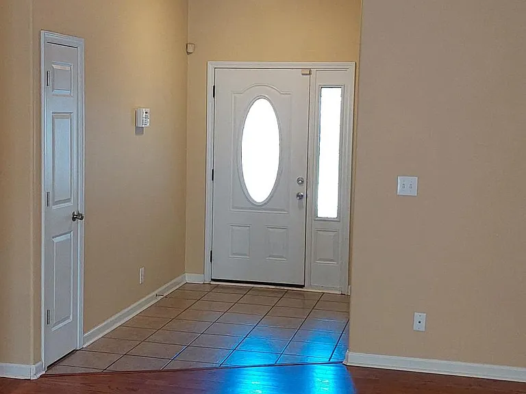 2869 Brewster Dr — Photo 6