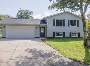 1834 Dexter St, New London, WI 54961