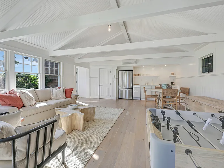 15 Montclair Ave — Photo 28