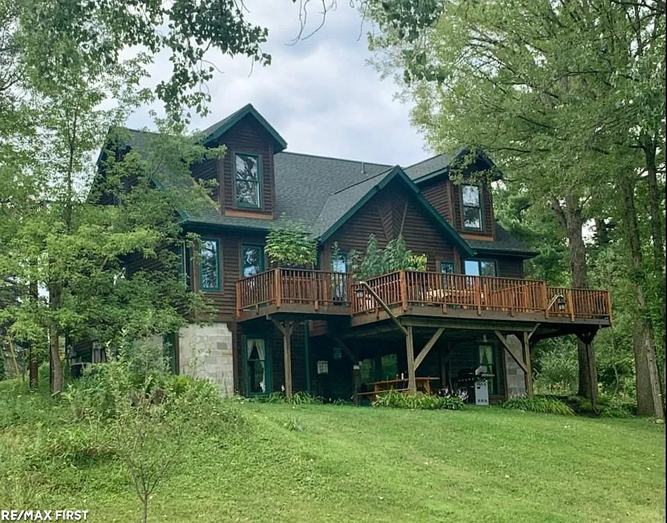 2331 Castor Rd photo 1