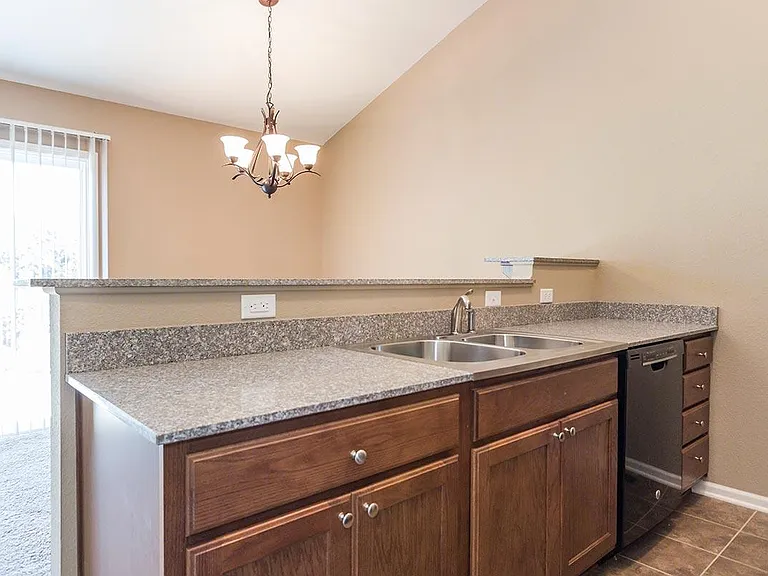 Parkway Oaks Townhomes and Duplexes — Photo 13