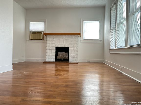 5th image of 240 W Norwood Ct