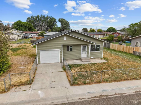 1441 E St, Heyburn, ID 83336